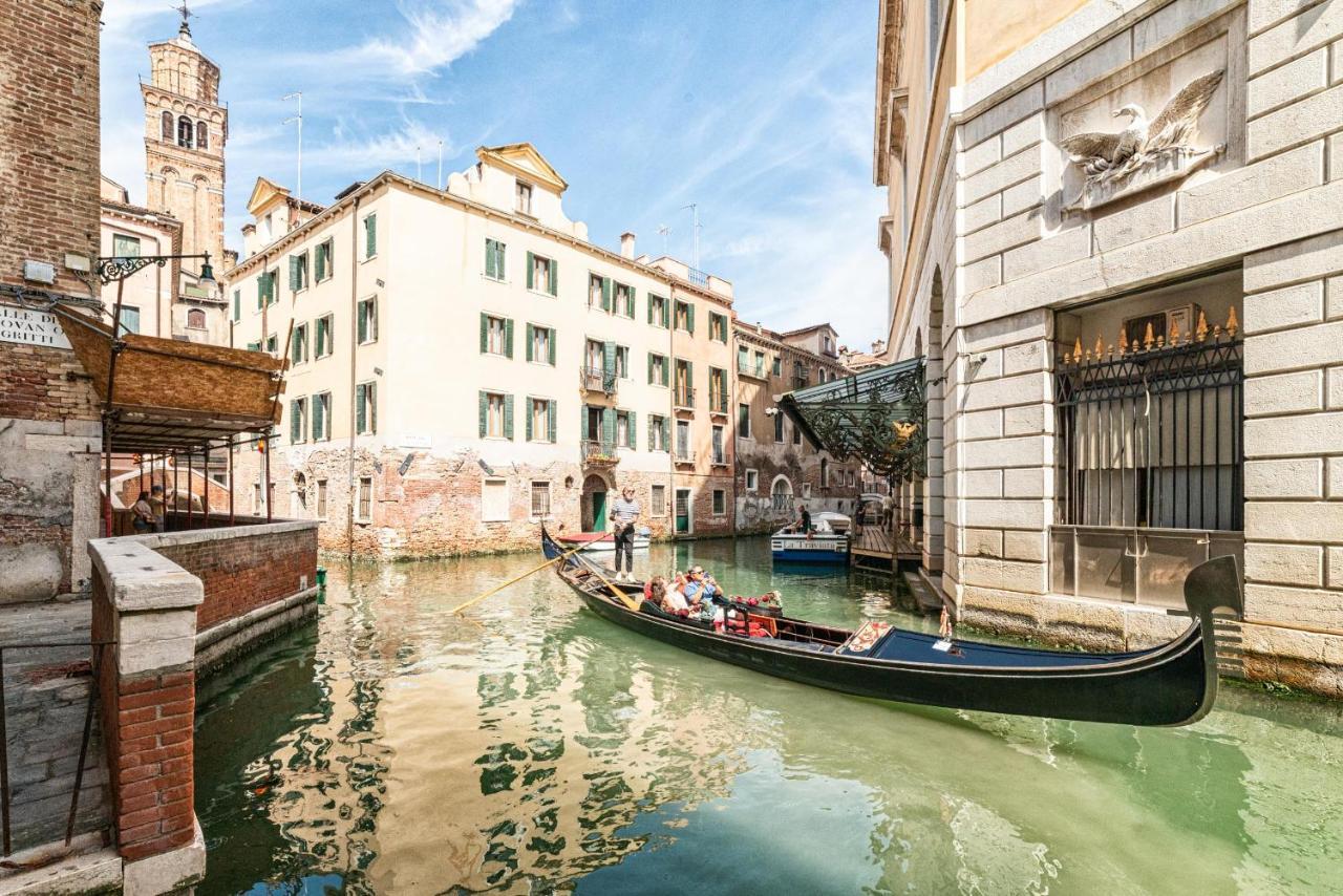 Casanova Fenice - Canal View Venedig Eksteriør billede